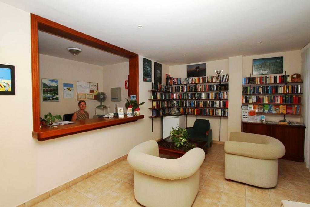 Apartamentos Punta Marina Вале Гран Рей Екстериор снимка