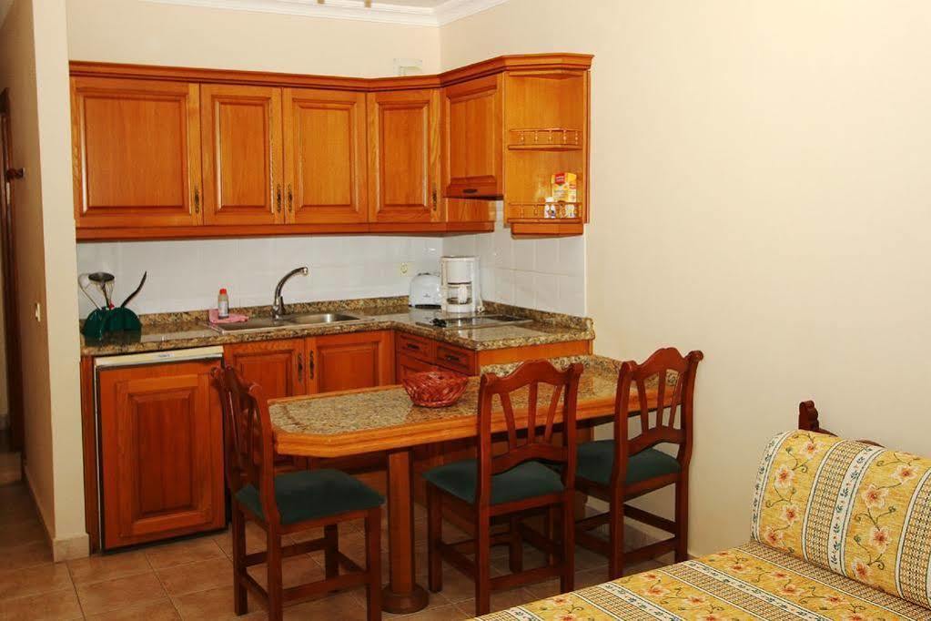 Apartamentos Punta Marina Вале Гран Рей Екстериор снимка